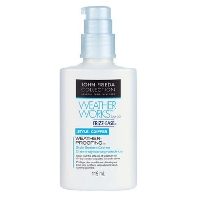 John Frieda Weather Works, her türlü hava şartlarına dayanıklı olan bir bakım kremi ve nemi saçınızda muhafaza ediyor. Ayrıca, saçınıza şekil veriyor ve bu şeklin uzun süre korunmasını sağlıyor.