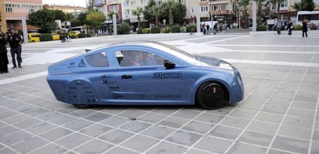 Topaloğlu, şu ana kadar sorunsuz bir test geçirdiklerini ifade ederek, "Bazı küçük aksaklıklar tabii ki oldu. Bunları test sırasında hallettik. Zaten bu bir test aracı. Bu tarz sorunlar bekliyorduk. Ama bizi yolda bırakacak bir sorunla karşılaşmadık dedi.