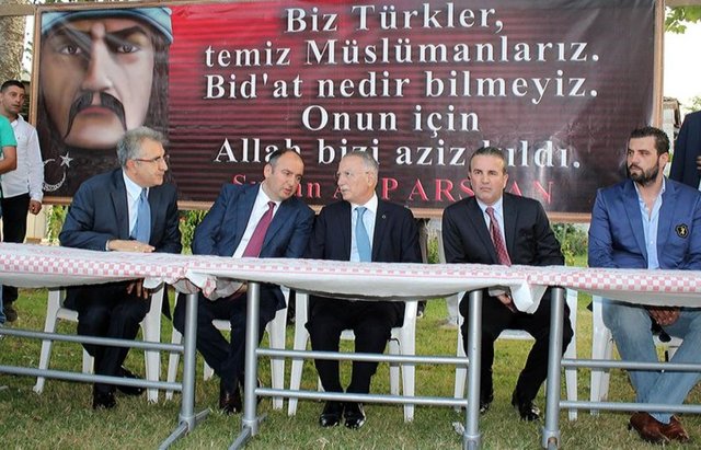 Hepimize geçmiş olsun. Dileğim odur ki, demokrasimizin en güzel, en coşkulu anlarından olan Cumhurbaşkanlığı seçimleri bize yakışacak biçimde huzur ve sağduyu ile geçsin.