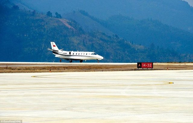 2008 yılında başlanan havaalanı tamamlandı, önümüzdeki aylarda açılması bekleniyor.