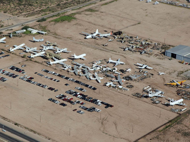 Dördüncü gruptaki uçaklar da bütün ya da parçalar halinde satılıyor.