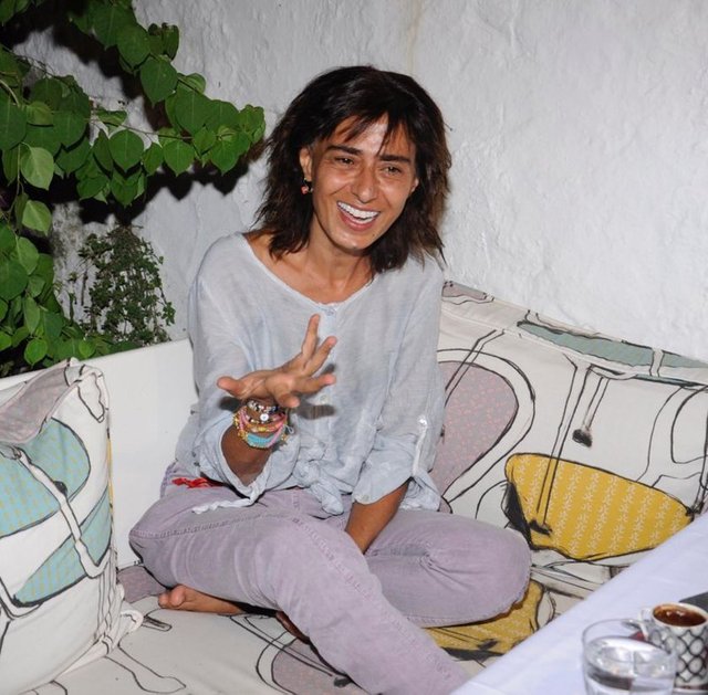 Tilbe'nin Twiiter hesabından Hitler'le ilgili paylaştığı ırkçı mesajlar olay olmuştu.