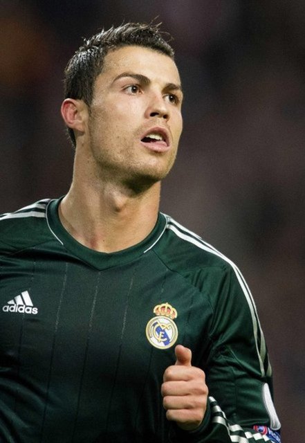 Cristiano Ronaldo'nun vucüdunda hiç Dövme Olmamasının Sebebi her 2 yılda bir kan bağışı yapar.