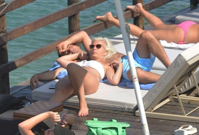 Y. Göçer, tanıklarının dinlenmediğini, doktor olan babasının kortizon kullandığı dönemde yapılan alerji tahlilleriyle savcıyı kandırdığını ileri sürdü.