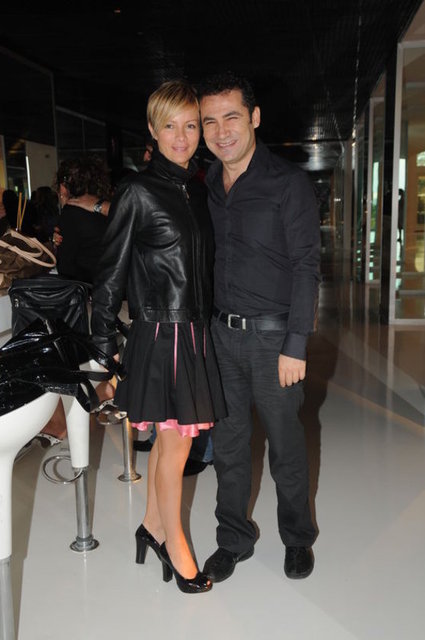 Ünlü şarkıcının, boşandığı eşi Berna Hocaoğlu'ndan olan 17 yaşındaki kızı Y. Göçer, Beykoz Cumhuriyet Savcılığı'na verdiği itiraz dilekçesinde, şok bir iddia ortaya attı.