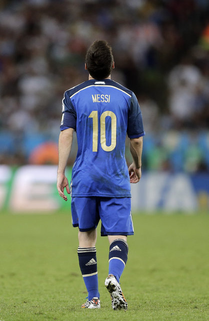 - 2010'DA 4-0'LIK BOZGUN  - İlk Dünya Kupası deneyimini 2006'da yaşayan Lionel Messi, genç yaşına rağmen fena bir turnuva çıkarmamıştı...