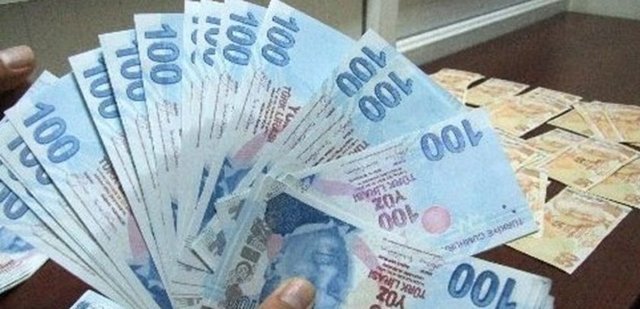 Büyük riskler alarak kısa vadede yüksek kazanç elde etme peşinde olmayın. Çok seyrek tesadüfler dışında bu kesinlikle mümkün değildir.