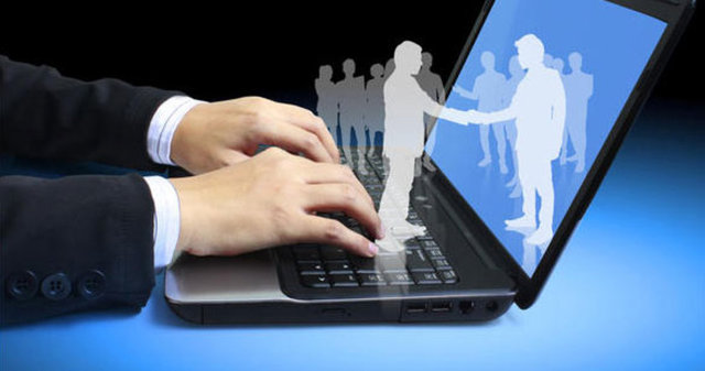 Öncelikle ilgi çekici içerikleri sürekli kendi duvarınızda paylaşarak daha fazla insanın sizinle ilgilenmesini sağlayarak daha çok kullanıcı paylaşımına neden olmanız gerekiyor.  -