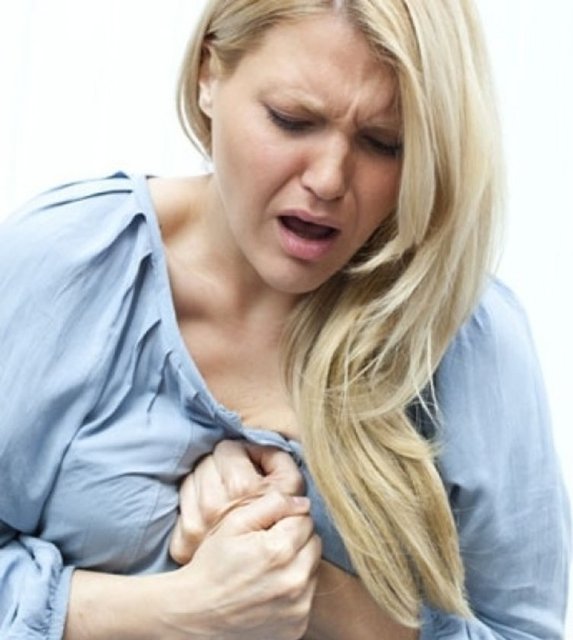 Göğüs ağrısı çekiyor musunuz?
