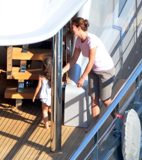 '60 Years' adlı yat önce Datça'daki Kargı Koyu'na, ardından Marmaris'teki Hisarönü Körfezi'nin ormanlarla kaplı ıssız ve bakir koya demirledi.  -