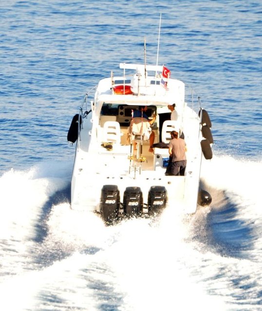 48 metre uzunluğundaki lüks yelkenli '60 Years' adlı yat ile Datça ve Marmaris koylarını gezen grup, güneşin ve denizin tadını çıkarmaya devam ediyor.  -