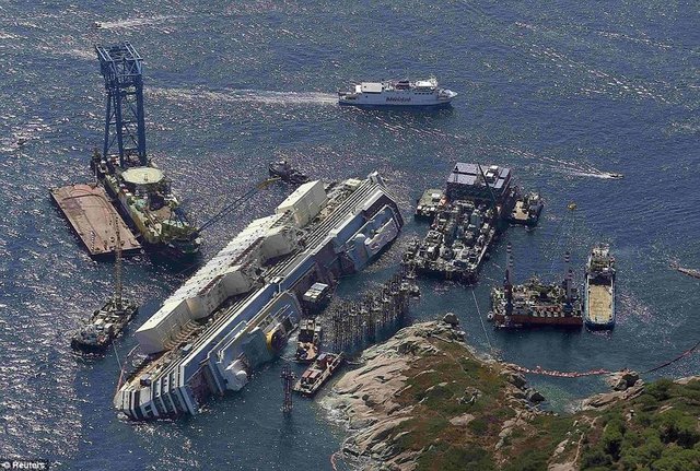 Bu sebeple Costa Concordia kruvaziyerinin söküm işlemlerine başlandı.