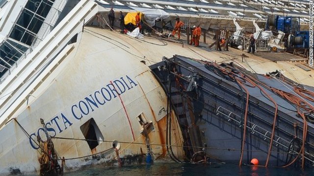Geçtiğimiz ay geminin, 100 milyon Euro'luk bir maliyetle Cenova'da söküleceği kararına varıldı.