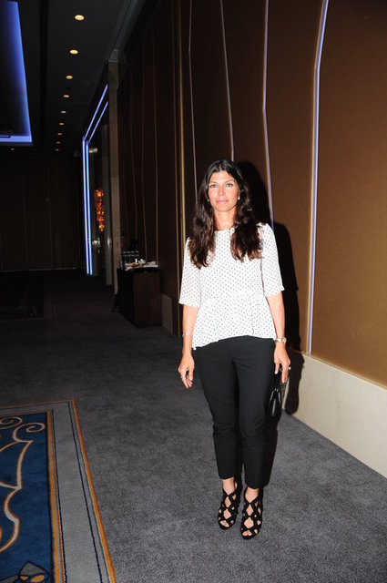 ZEYNEP ÜSTÜNEL
