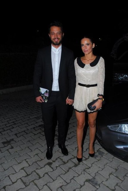 "Eliz sil şunları utanmıyor musun hiç kızım sen? Murat'ımı üzemezsin, izin vermem. O her şeyim benim." -