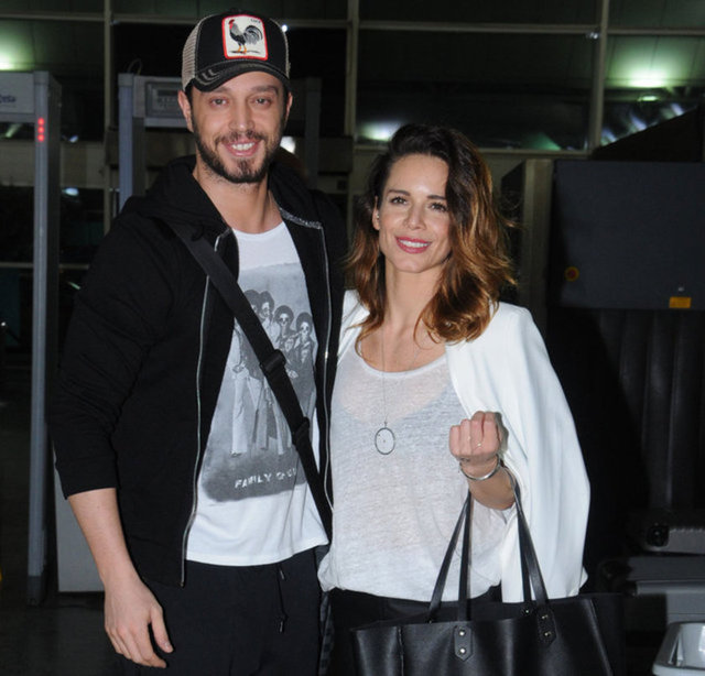 ELİZ'DEN DUYGUSAL VEDAMagazin gündemine bomba gibi düşen Murat Boz-Eliz Sakuçoğlu ayrılığında Murat Boz'un açıklamasından sonra Sakuçoğlu, duygusal bir veda yazısı yayınladı