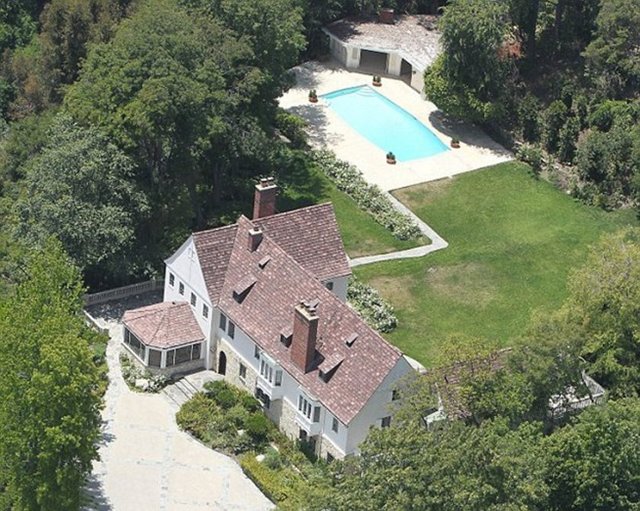 Sandra Bullock'un geçen ay Los Angeles'taki malikanesine giren sapığı mahkemeye çıktı.