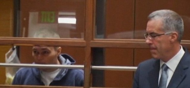 Saplantılı hayran, polisler gelince "Sandy çok özür dilerim, lütfen beni suçlama!" diye bağırmıştı.