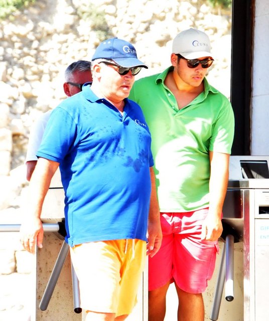 Rus milyarder Farkhad Akhmedov, Luna isimli yatı bu yılın başında Chelsae futbol takımının patronu Rus milyarder Roman Abramoviç'den 360 milyon liraya satın aldı.