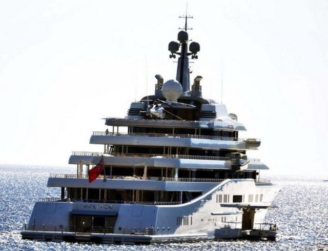 Rus milyarder işadamı Roman Abromoviç'in yatı "Eclipse".