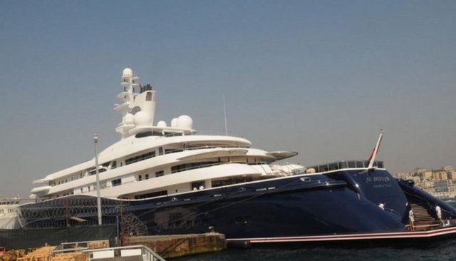 Katar Emiri Şeyh Hamid Bin Halife Al Thani'nin yatı Al Mirqab