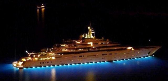 Rus milyarder işadamı Roman Abromoviç'in yatı "Eclipse".