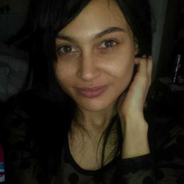 Kim kardashian'a benzemek için 35 bin dolar harcadı - 24 yaşındaki Claire Lesson, dünyaca ünlü TV yıldızı Kim Kardashian'a benzemek için göğüs ameliyatı, diş beyazlatma, saç operasyonları yaptırdı, , birçok kez bıçak altına yattı.