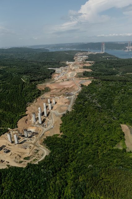 Türkiye'deki ticaretin büyük çoğunluğunun Çorlu-İstanbul-Kocaeli hattından geçtiğini belirten Ankara, İstanbul'da gerçek anlamda bir transit geçişin olmamasının ticareti yavaşlattığı görüşünde...