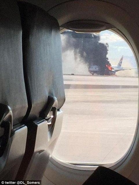 İşte yanan uçaktan kareler...  -  -