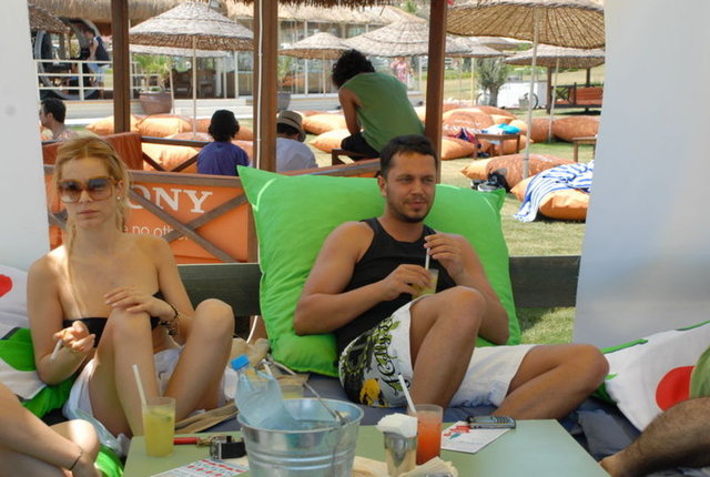 ŞEHZADELER ÇEŞME'Yİ KILIÇTAN GEÇİRDİON gündür Bodrum'dan yazıyorum. Ama bu sene yeter Bodrum sayfasını kapattım. Şimdi Çeşme-Alaçatı zamanı. Yarın gidiyorum kısmetse.