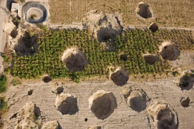 9. Dead Sea Holes, İsrail