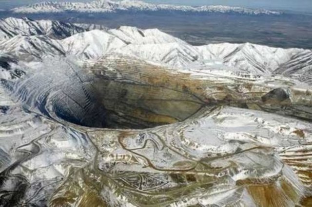 BİNGHAM KANYONU: Utah'ta bulunan Bingham Kanyonu Madeni, 1863 yılından beri üzerinde çalışılan ve sürekli büyüyen bir "çukur"