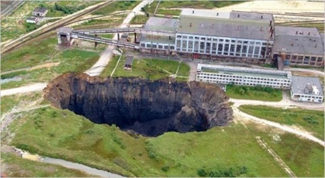 DÜNYA DELİK DEŞİK!10. Berezniki Sinkhole, Rusya