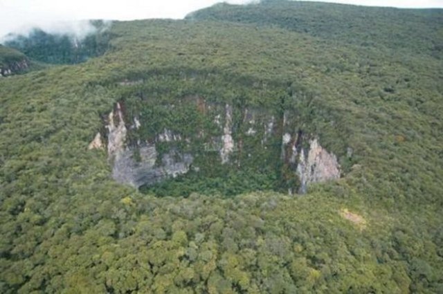 4. Sarisarinama Sinkholes, Venezuela