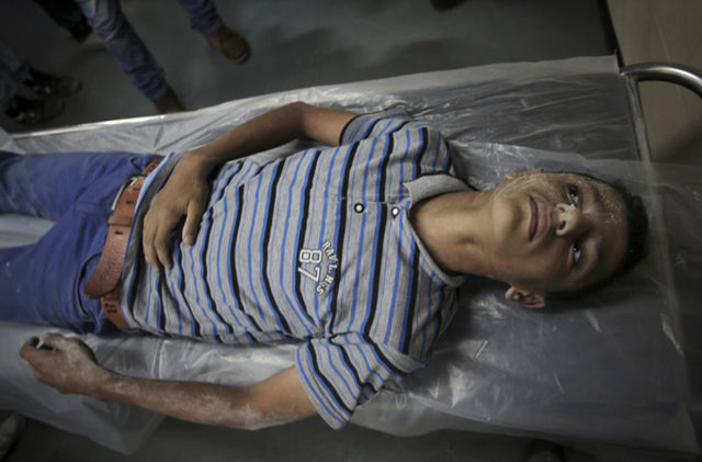 Gazze'deki İsrail saldırıları nedeniyle ölü sayısı 260'ı geçti. Artık cenaze merasimleri ve ağıt yakan ailelerden yansıyan görüntüler günlük hayatın olağan bir parçası haline geldi.