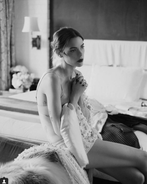 Ruhuma, bedenime, aklıma, duygularıma, içimdeki çocuğa, gençliğime teşekkürler, seni seviyorum. Şimdi bir şekilde özgürüm. Çünkü fark ettim ki, sessizliğim yaşananlar konusunda yardımcı olmama ya da bunu değiştirmeme yaramıyor, bu ben değilim. -  