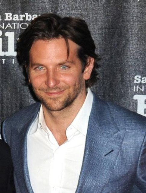 Pitt'in adaşı Bradley Cooper da deodorant kullanmayanlardan.