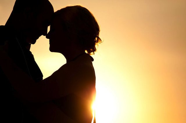 Araştırmalara göre sevdiğiniz insanları düşünmek -anneniz, sevgiliniz, köpeğiniz-  - sizi negatif düşüncelerden kurtarır