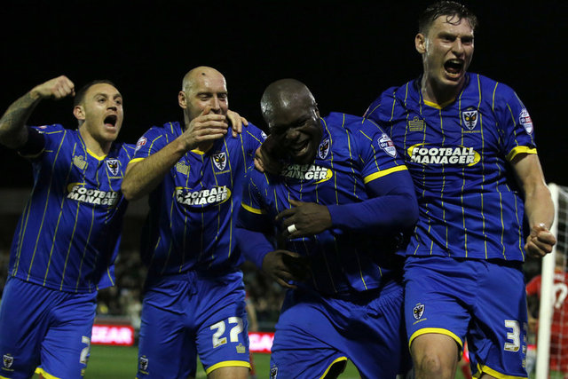 SAAT 5: 90 dakikalık jimnastik egzersizi: Her 30 dakikada bir kros ve kürek çalışması. Sonrasında alternatif kas çalışmaları