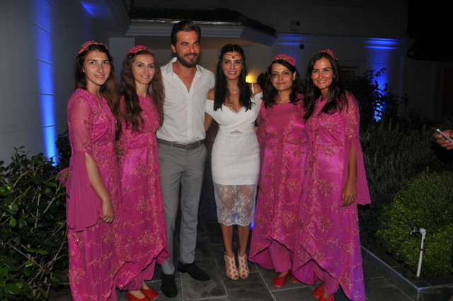 Arta kalan parayla da kendine 100 bin TL'ye Jaguar marka bir otomobil almıştı.