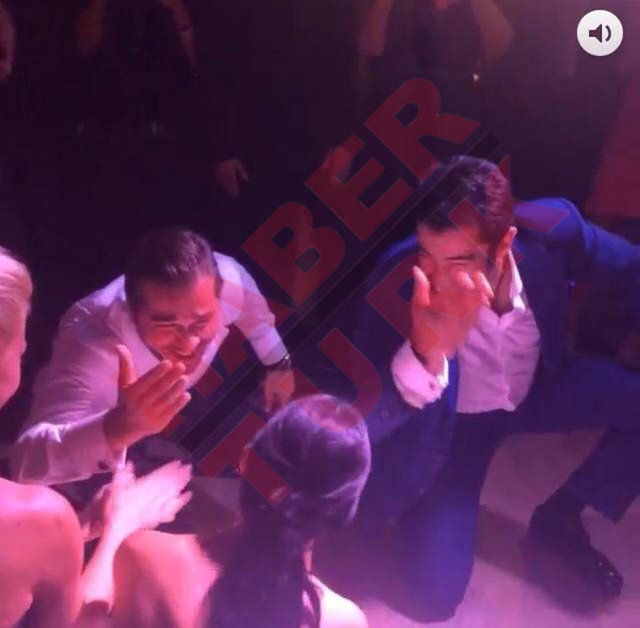 İşte İmirzalıoğlu - ve Düzyatan'ın  birlikte zeybek oynadığı çok özel anlar.