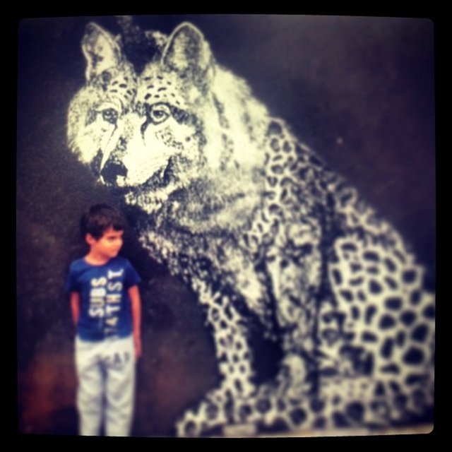 Ünlü oyuncu, oğlu Rodin Nazım'la bir kez daha Los Angeles'a uçtu.