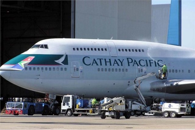 1. Cathay Pacific - Hong Kong merkezli Cathay Pacific Airway, 19 milyon yolcunun katıldığı ankette 2014 yılının en iyi hava yolu şirketi oldu.