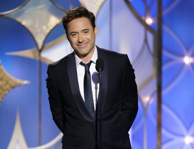 En çok kazanan aktör ise 75 milyon dolar kazancıyla Demir Adam ve Sherlock Holmes filmleriyle ünlenen Robert Downey, Jr. oldu.