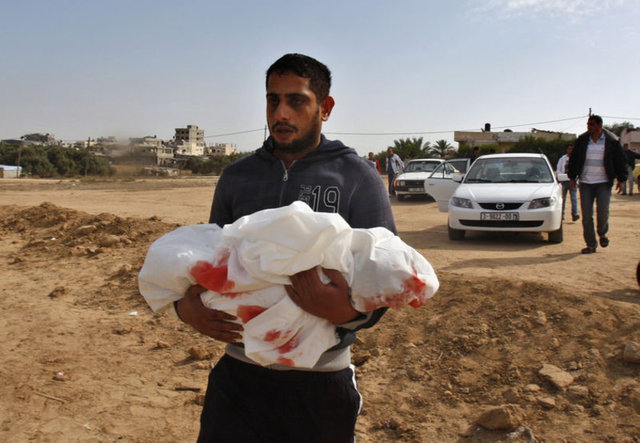 18 Kasım 2012 - AP/Adel Hana
