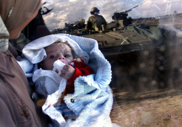 12 Mart 2000 - Reuters/Jerry Lampen