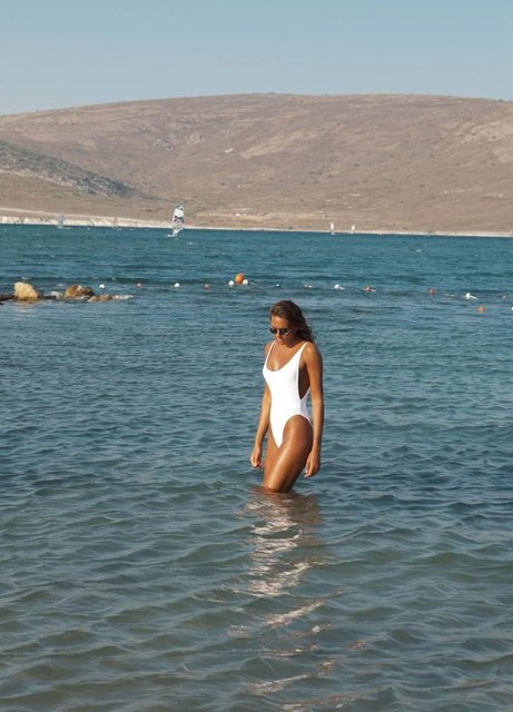 Bu hafta süresince üç gün Propaganda Beach'te gördüm kendisini.