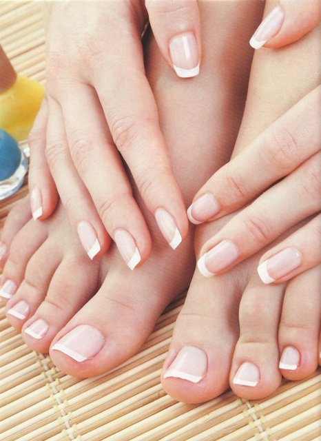 El veya ayağmızda yeni bir tırnağın baştan sona büyümesi yarım sene alır.  -