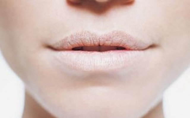 Yaz sıcakları dudaklarınızı kurutur -  - Çatlak dudaklar için en doğal onarıcı baldır
