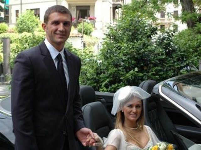 Kendisine saygı duyuyorum.Büyük aşkla evlendik ama olmadı. Bu arada sağlığımla ilgili problemlerim de çıktı, gerçekten çok bunaldım.